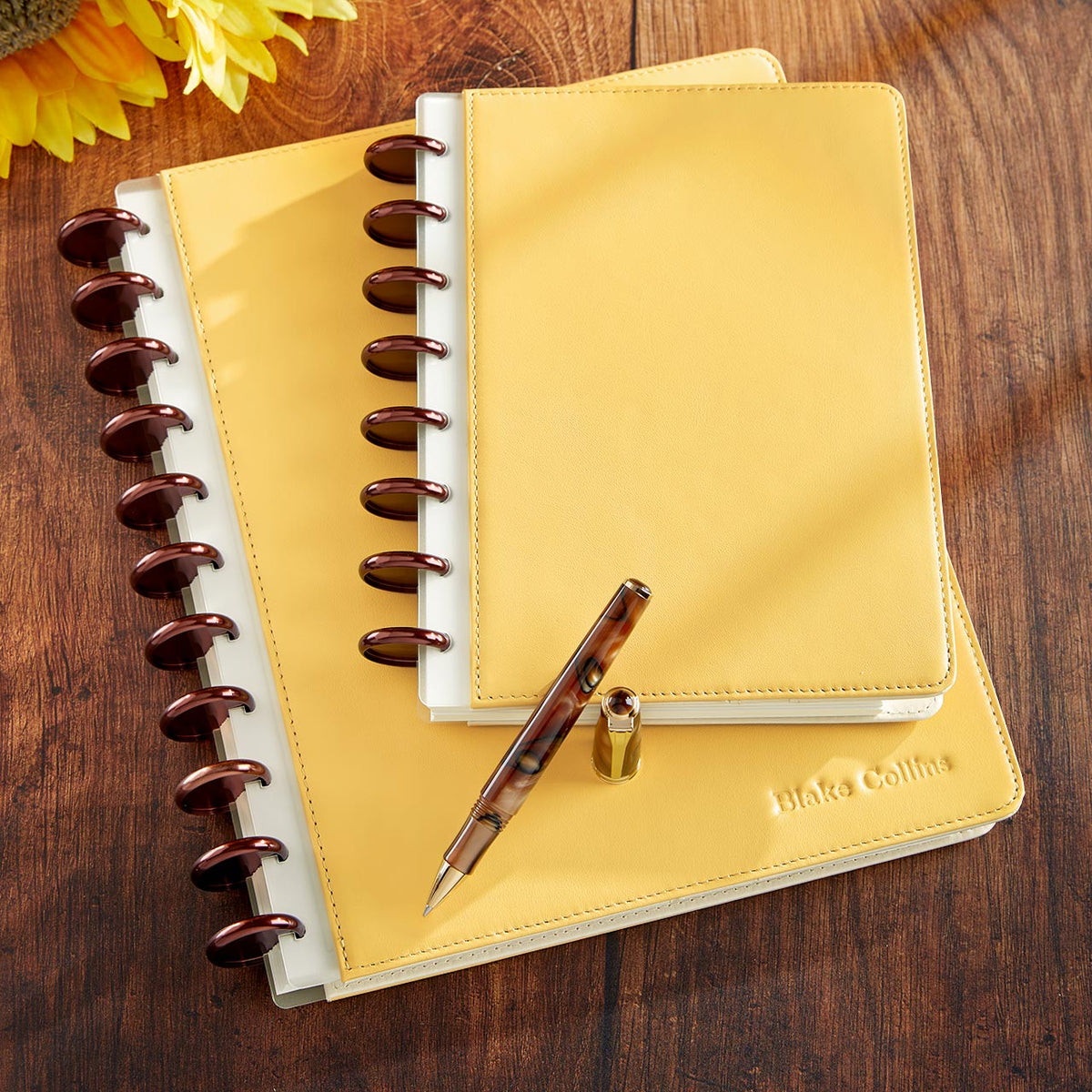 Levenger Circa® Original Leather Discbound Notebook