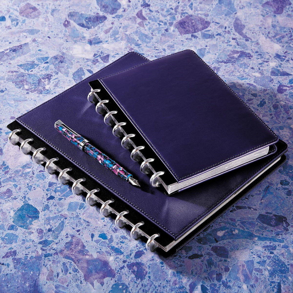 Levenger Circa® Original Leather Discbound Notebook